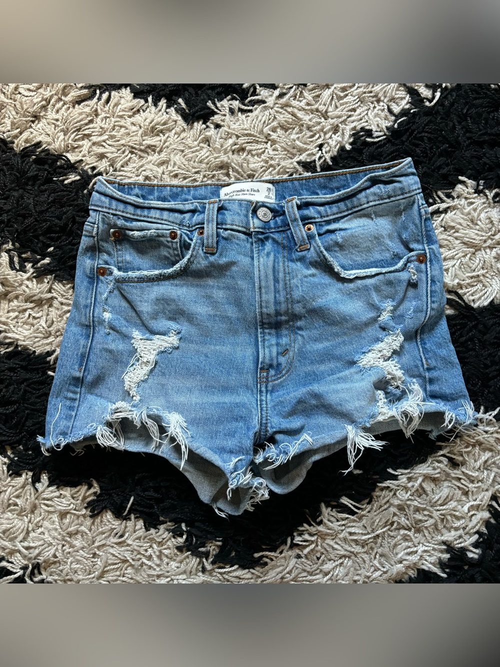 Abercrombie & Fitch Streetwear Distressed High Rise Mom Cutoff Jean Shorts